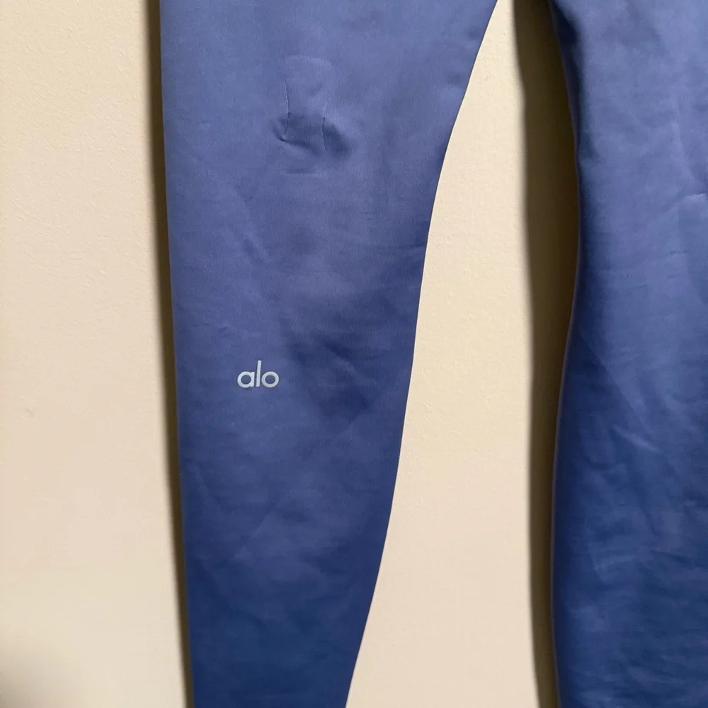 ALO Yoga High-Waist Airlift Legging in Infinity Blue- Size Small